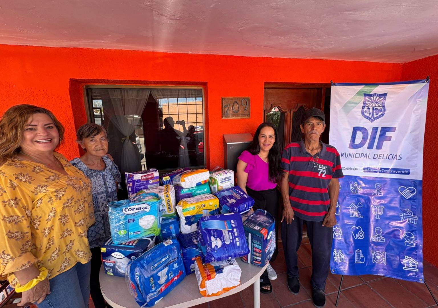 Entrega DIF Delicias pañales en Asilos e invita a la ciudadanía a sumarse a la campaña