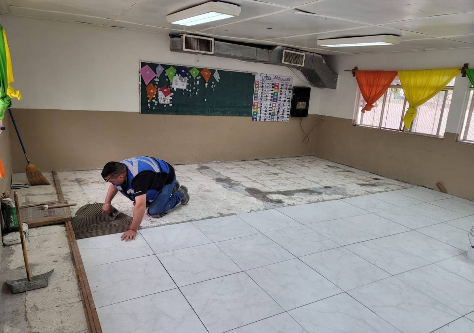 Continúan trabajos de rehabilitación en escuelas de Delicias con apoyo del Gobierno Municipal