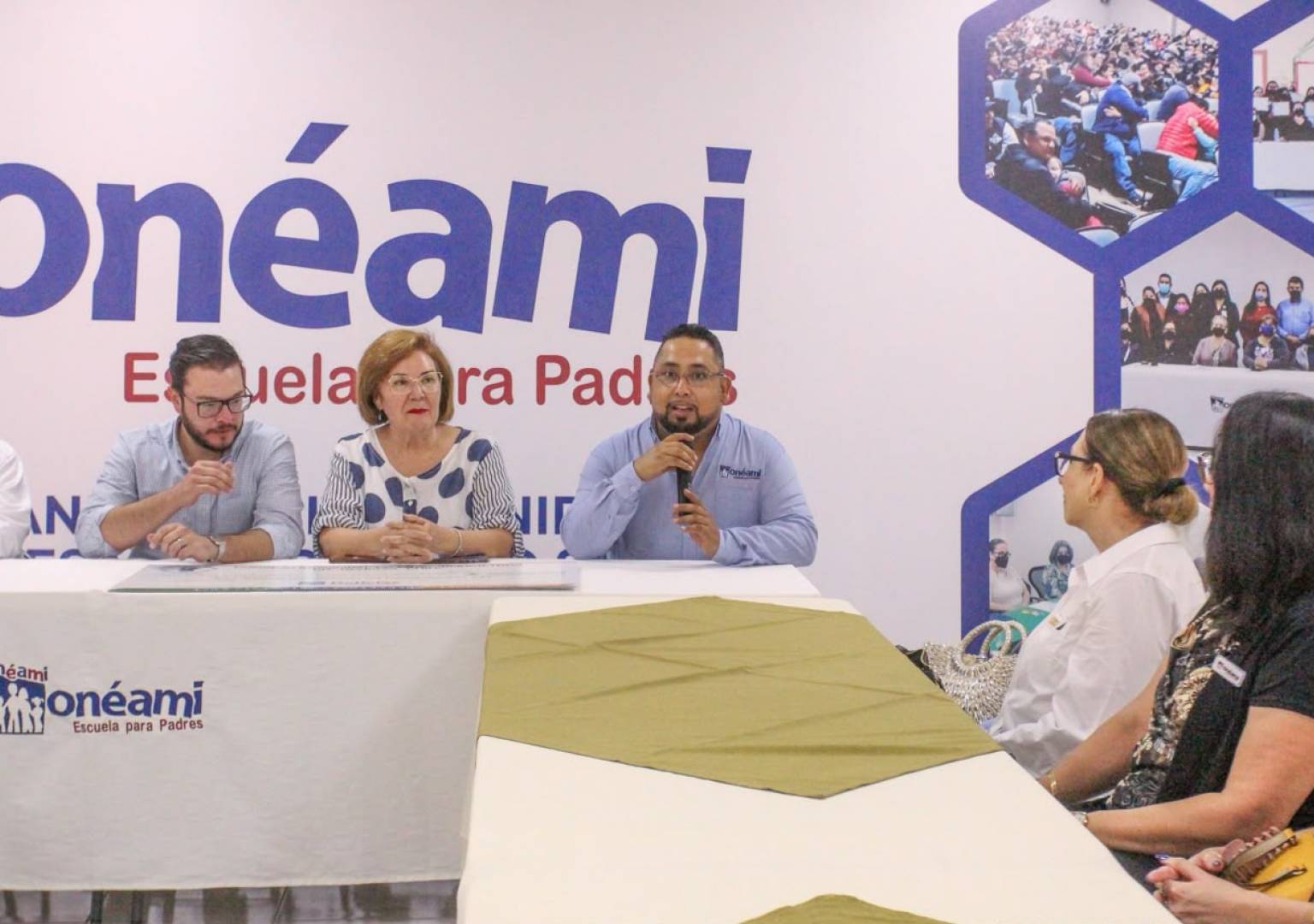 Entrega Estacionómetros donativo de 360 mil pesos a ONEAMI para fortalecer su labor con las familias