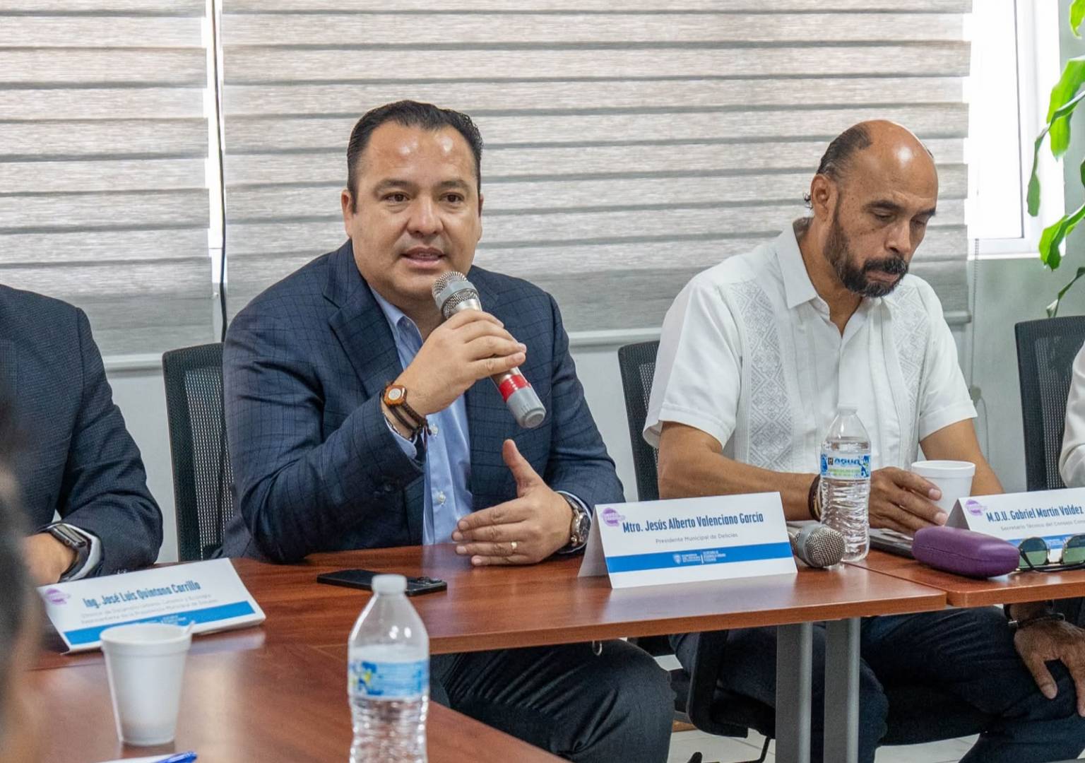 Plantea Jesús Valenciano problemática de apagones ante Consejo Metropolitano y logra mesa técnica con CFE