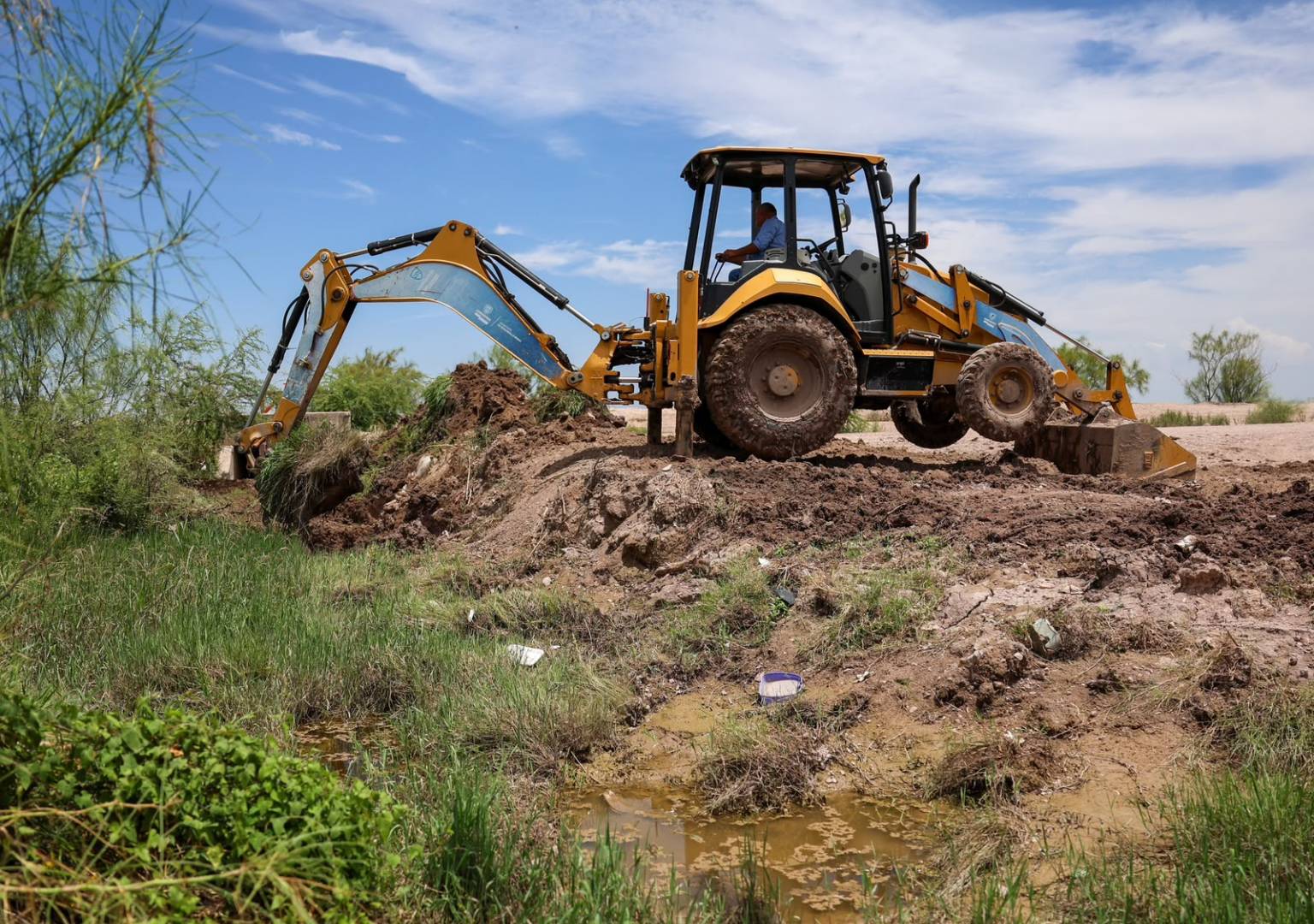 Refuerzan trabajos para evitar inundaciones en la colonia Nicolás Bravo