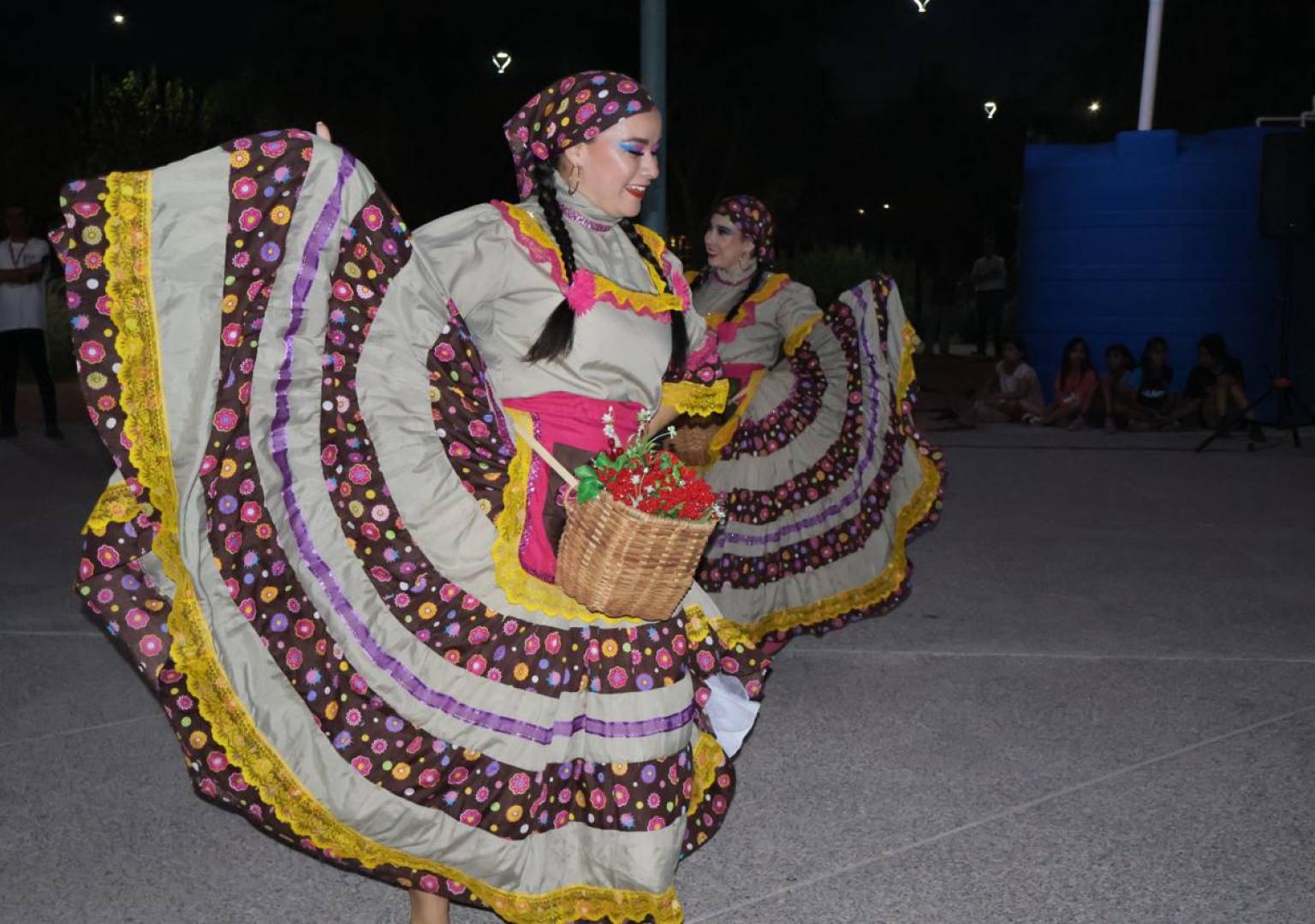 Cautiva danza folclórica de Colombia en Parque Vida; hoy estará en Plaza de la República